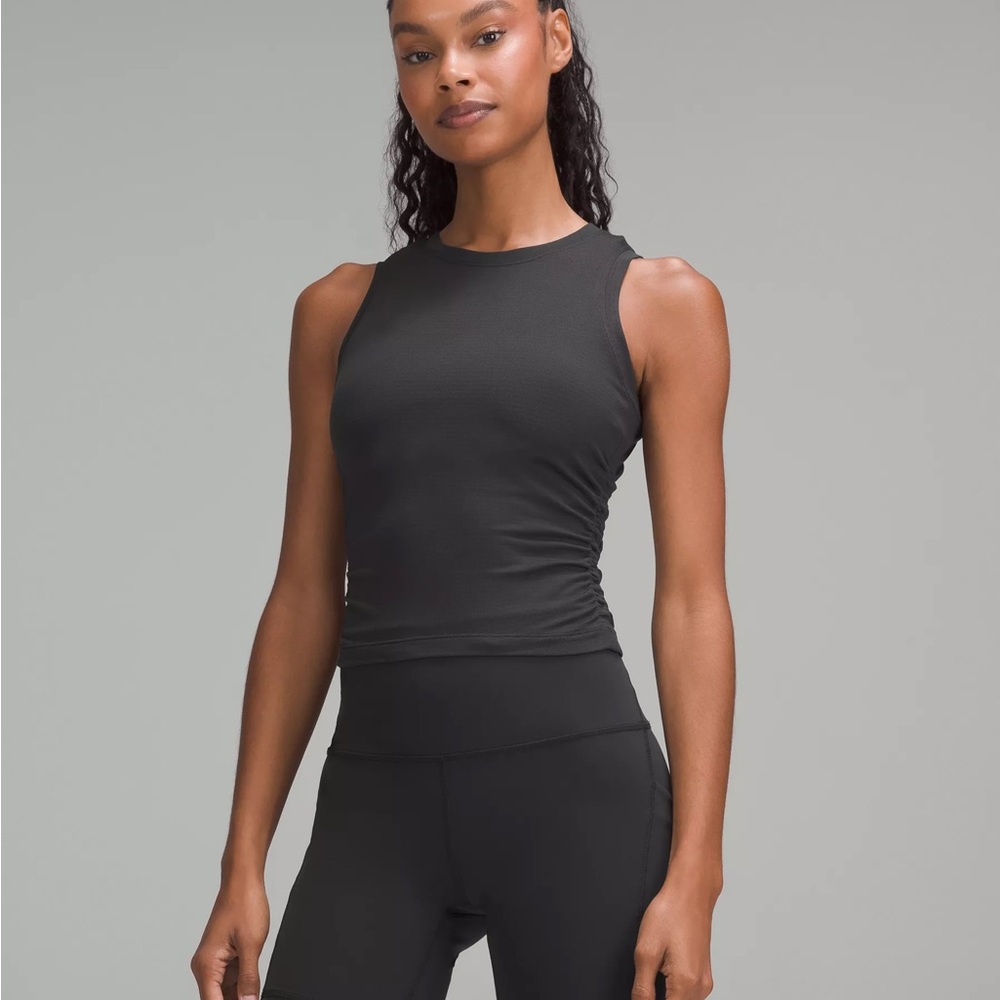 Lululemon License to Train Tight-Fit tank top
